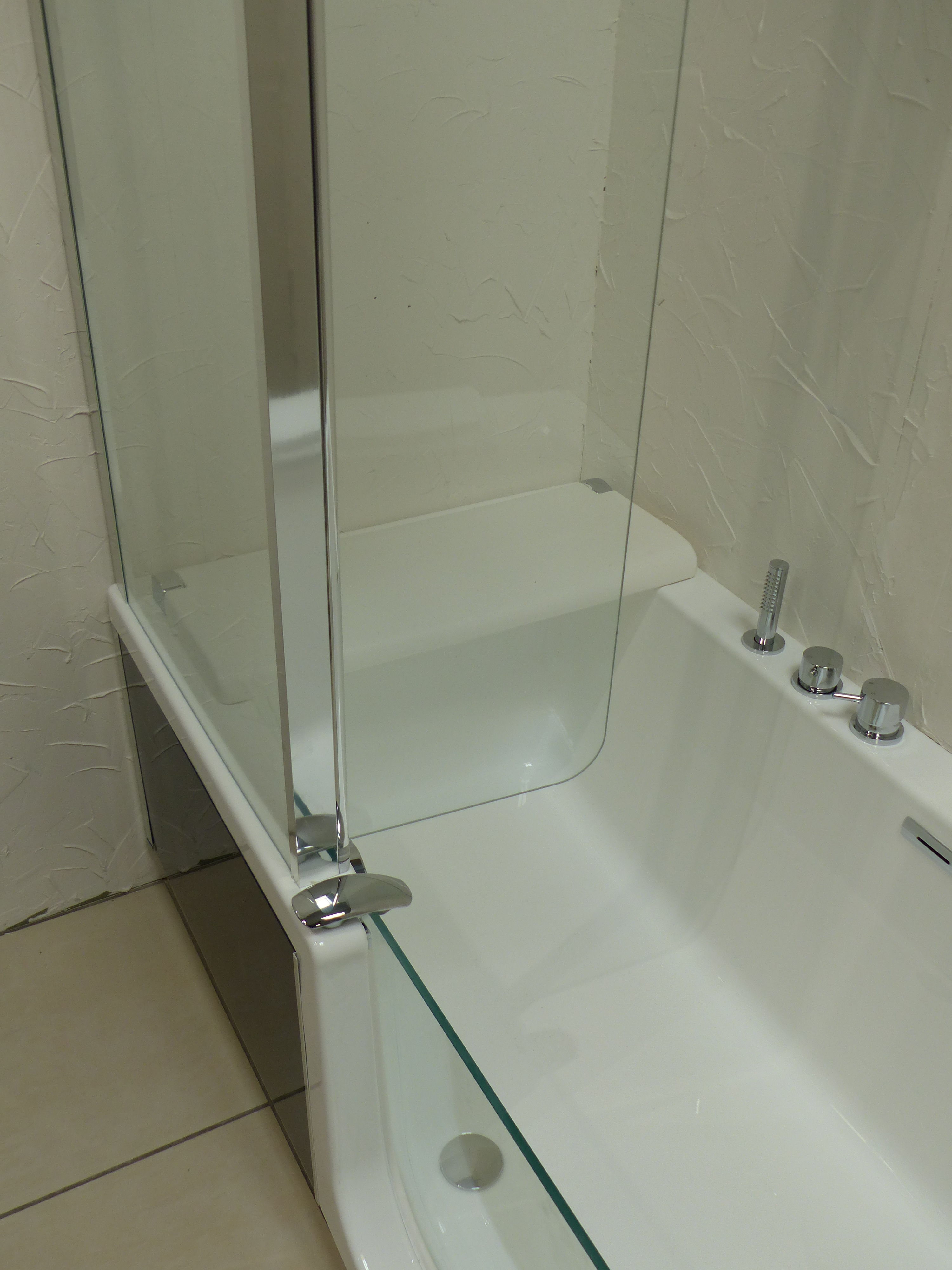 Kineduo baignoire et sanitaire carrelage